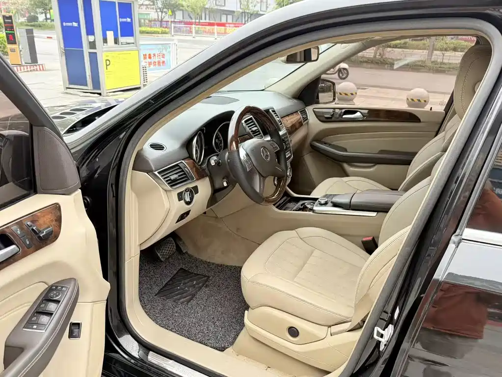 Mercedes-Benz M-Class ML 400 4 MATIC Dynamic