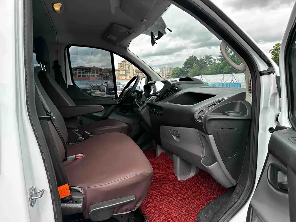 Transit 2.0 T Diesel Multi-purpose Commercial SWB Low Roof 6-seat CN-VI