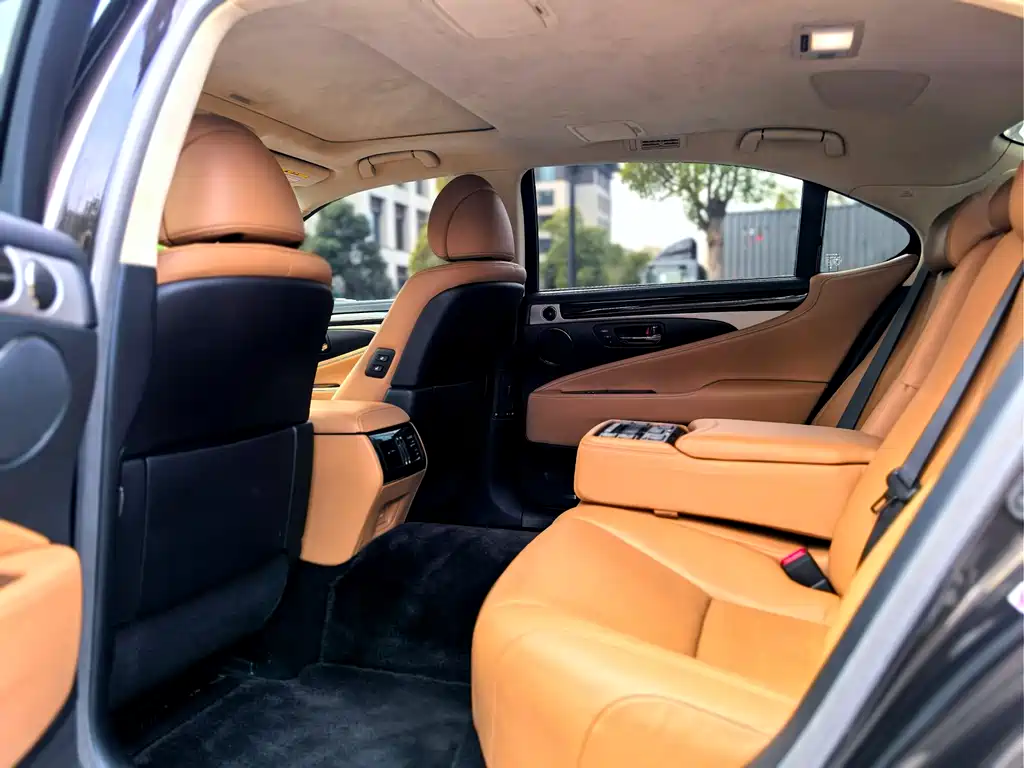 Lexus LS 460 L