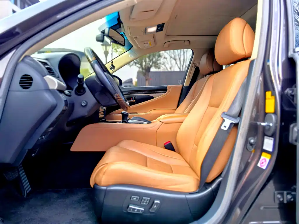 Lexus LS 460 L