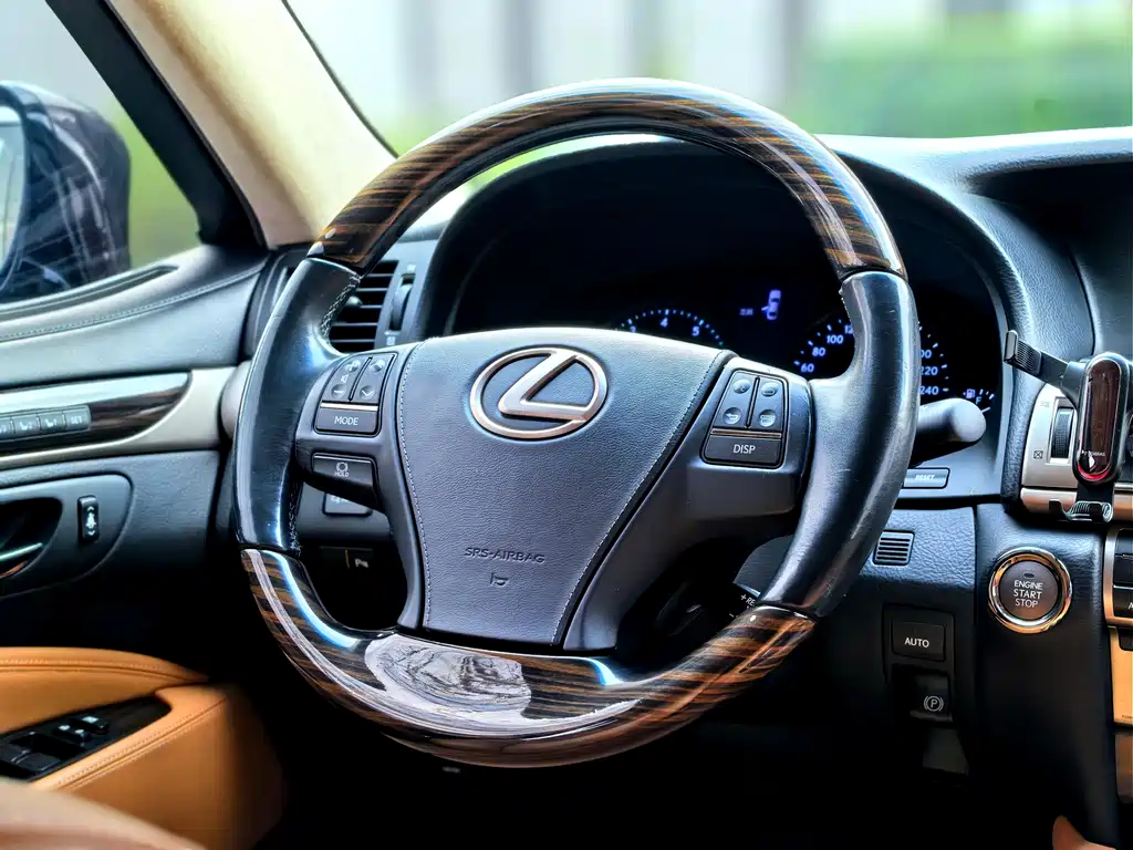Lexus LS 460 L