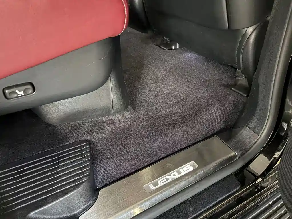 Lexus LX 570 Peak Special Edition