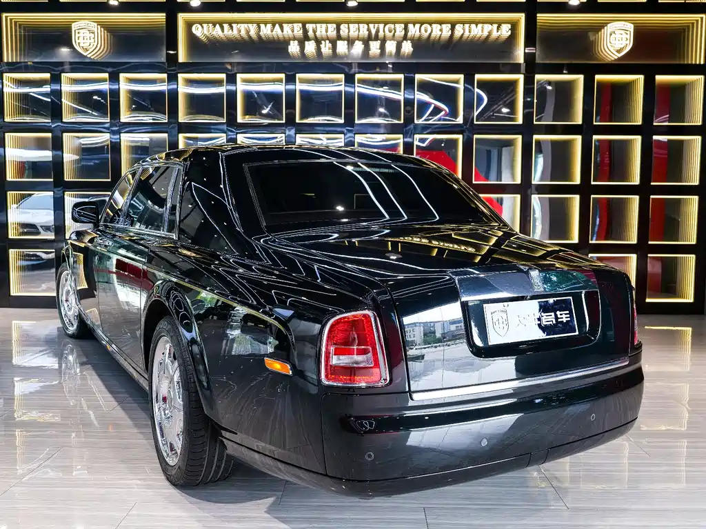 Phantom 6.7 L Extended EWB