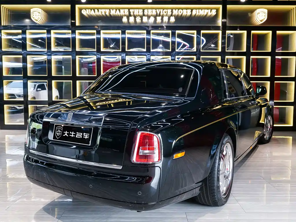Phantom 6.7 L Extended EWB