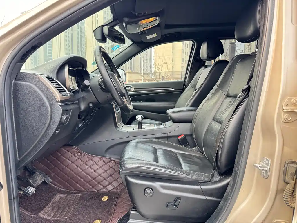 Grand Cherokee (Import) 3.0 L Comfort Enjoyment Navigation