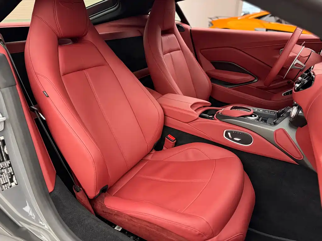 V8 Vantage 4.0 T V8 Coupe