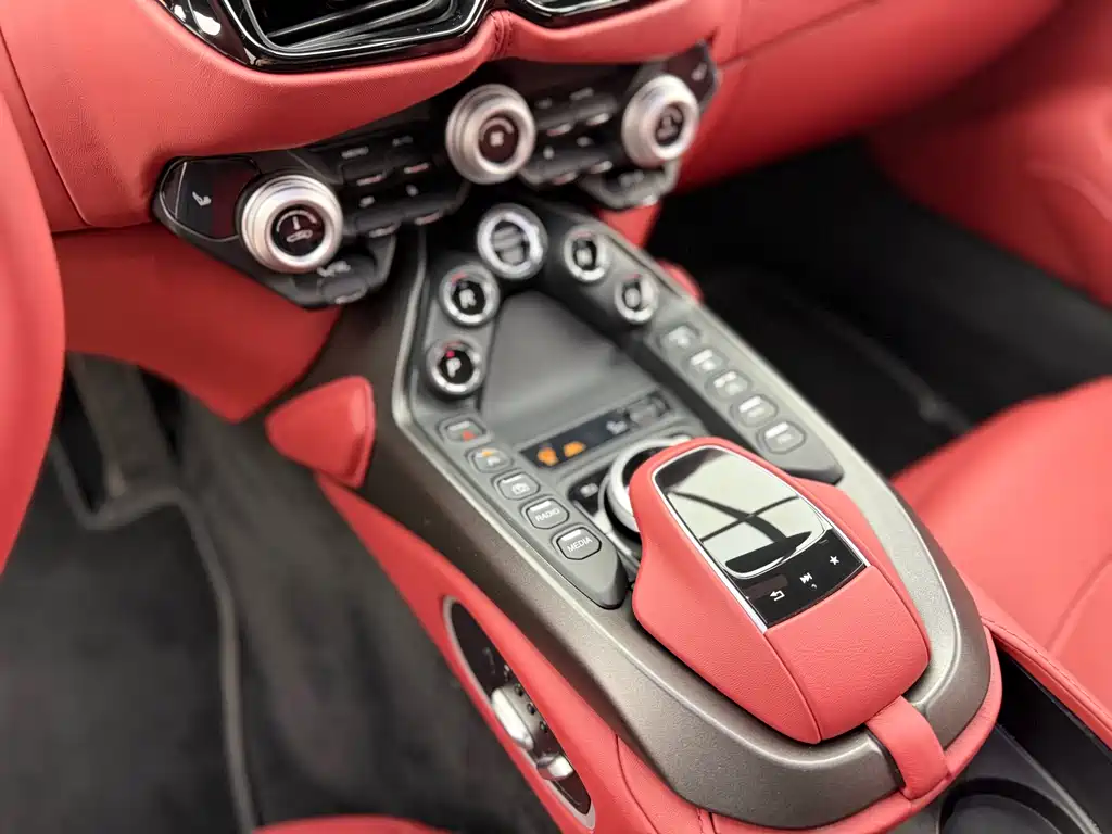 V8 Vantage 4.0 T V8 Coupe