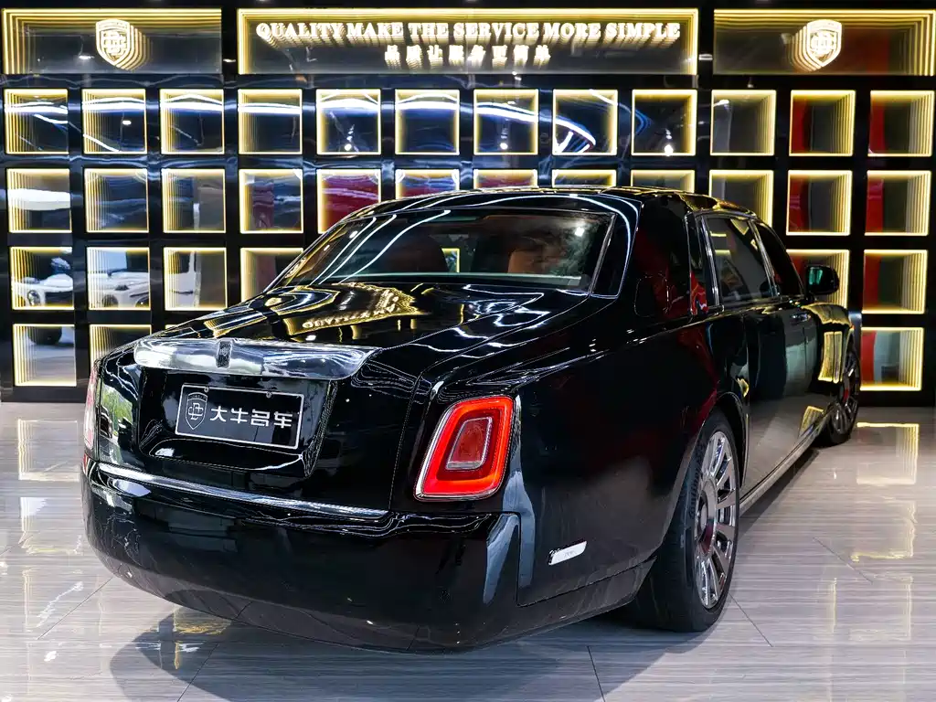 Phantom 6.7 L Extended EWB