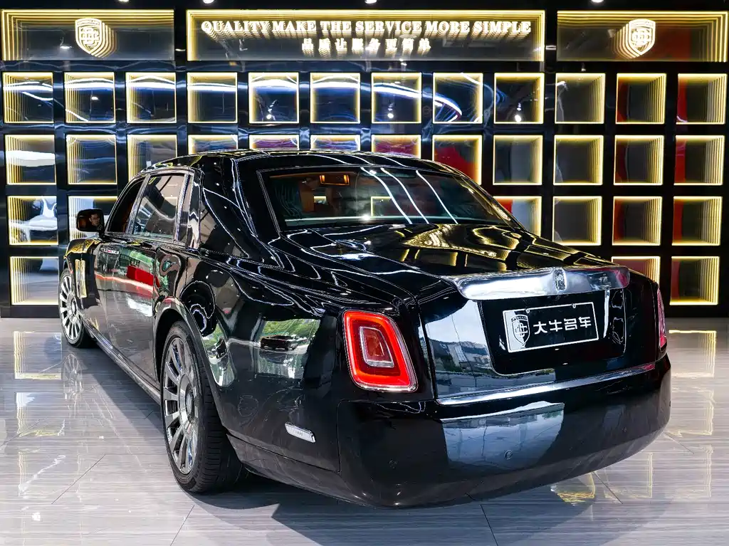 Phantom 6.7 L Extended EWB