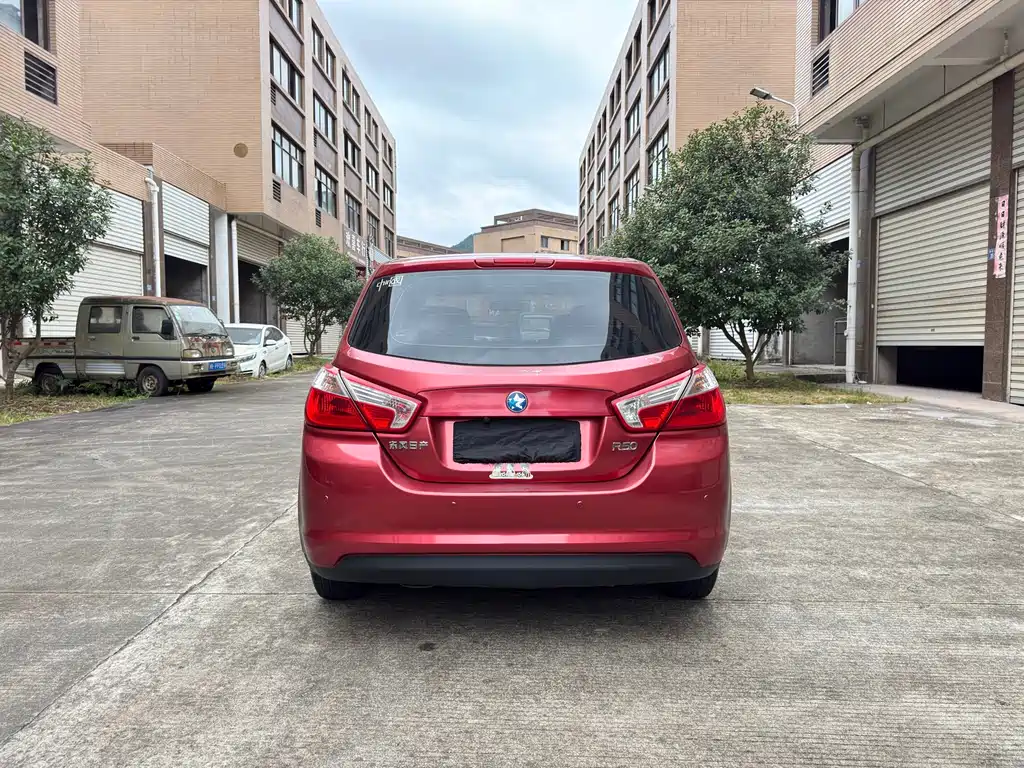 Venucia R50 1.6 L Manual Comfort