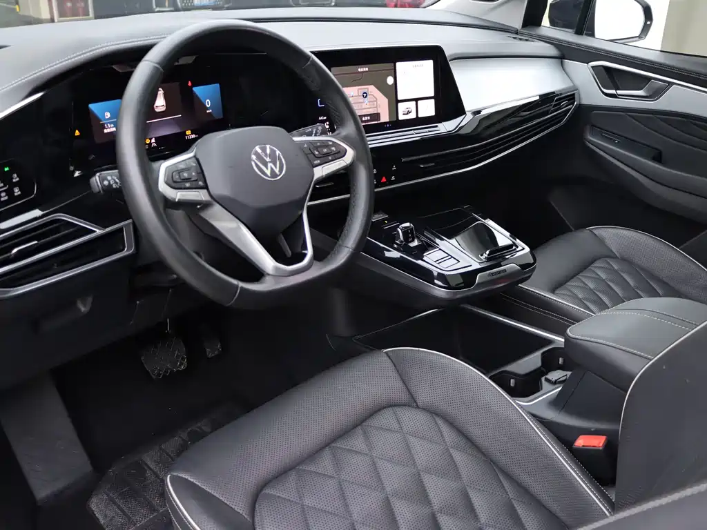 Talagon 380 TSI 4 WD Flagship Victory Realm 6-seat