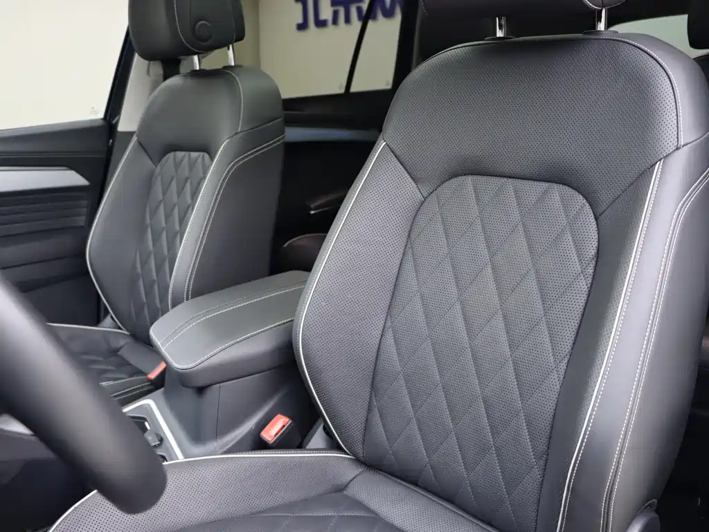 Talagon 380 TSI 4 WD Flagship Victory Realm 6-seat