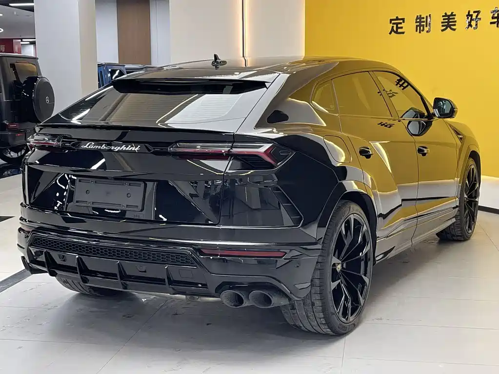 Urus 4.0 T V8