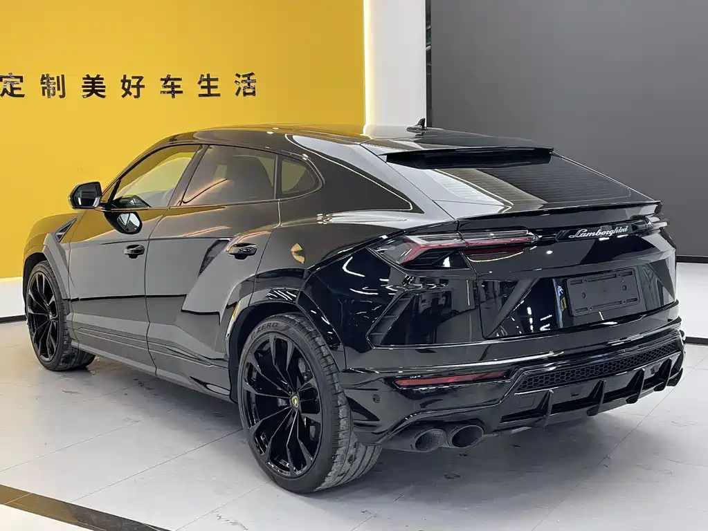 Urus 4.0 T V8