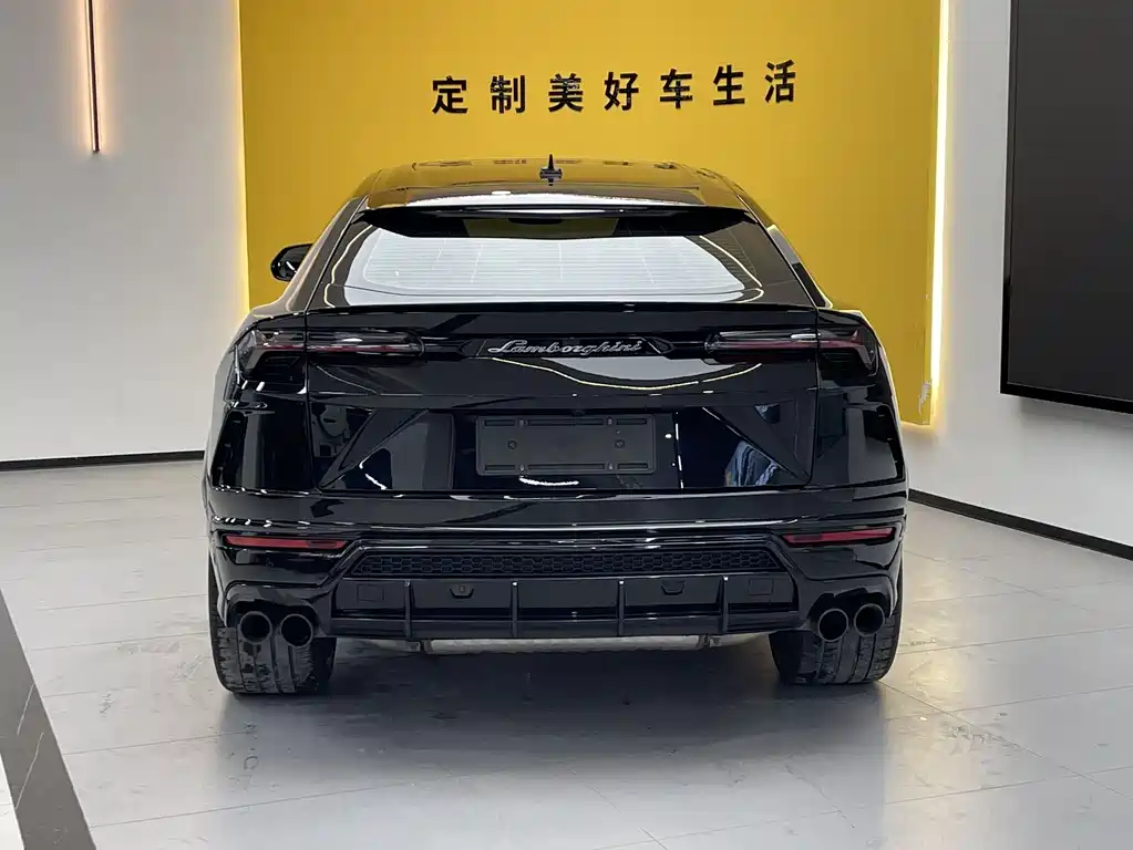 Urus 4.0 T V8