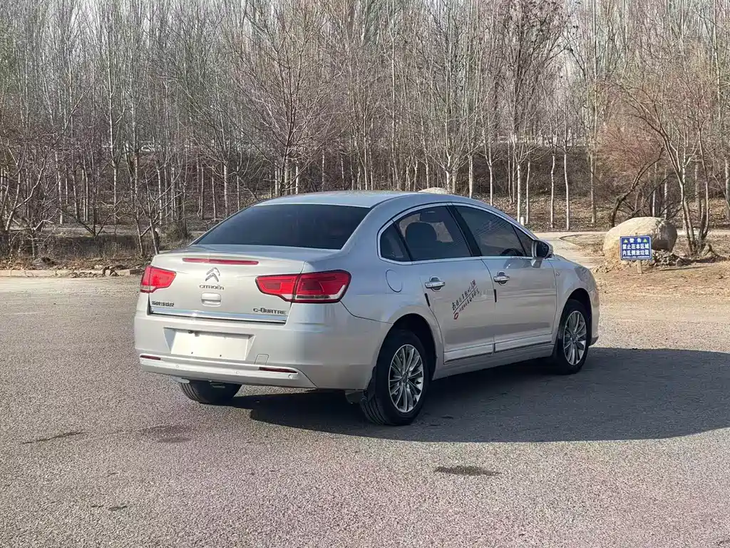C-Quatre Sedan 2.0 L Auto Taste Joy