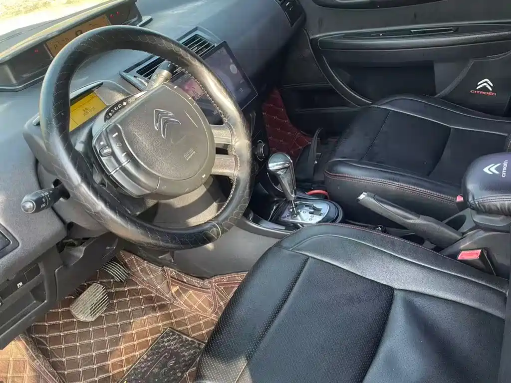 C-Quatre Sedan 2.0 L Auto Taste Joy