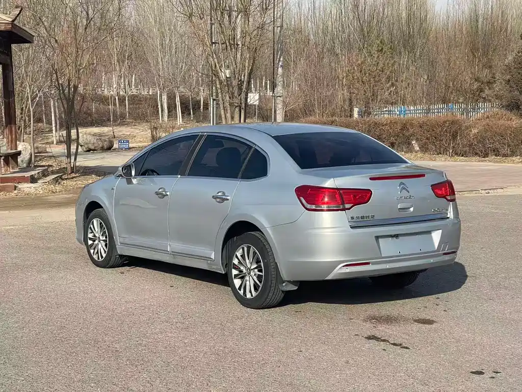 C-Quatre Sedan 2.0 L Auto Taste Joy