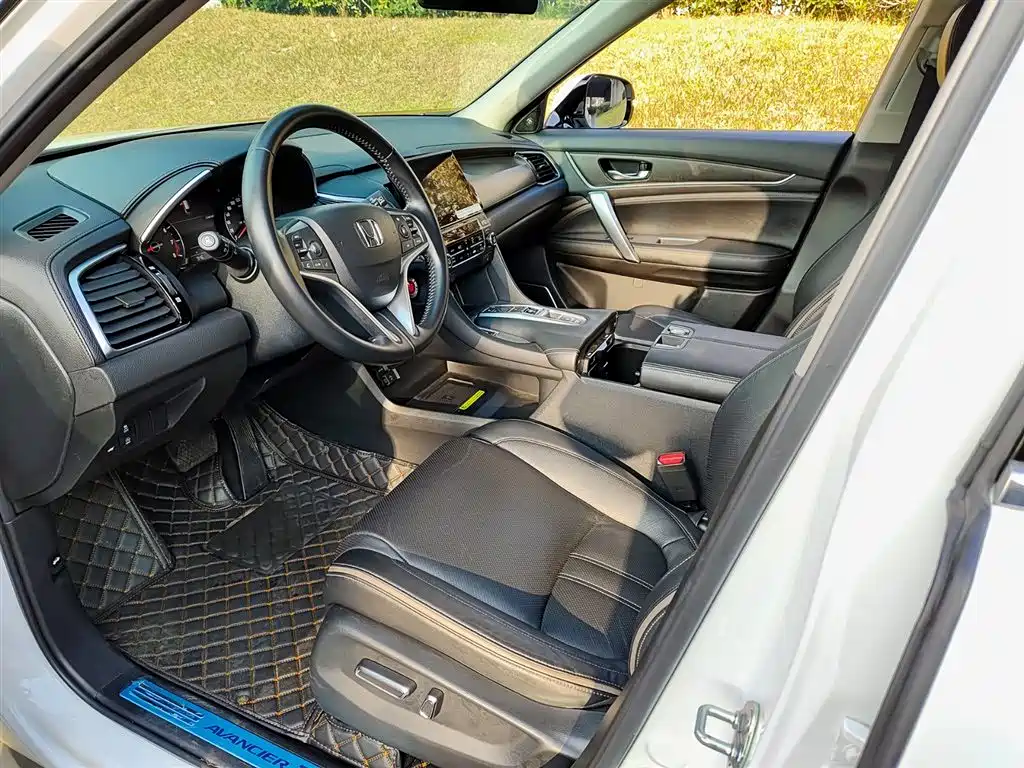 Avancier 370 TURBO 4 WD Premium