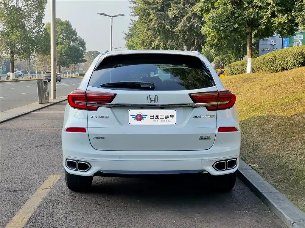Avancier 370 TURBO 4 WD Premium