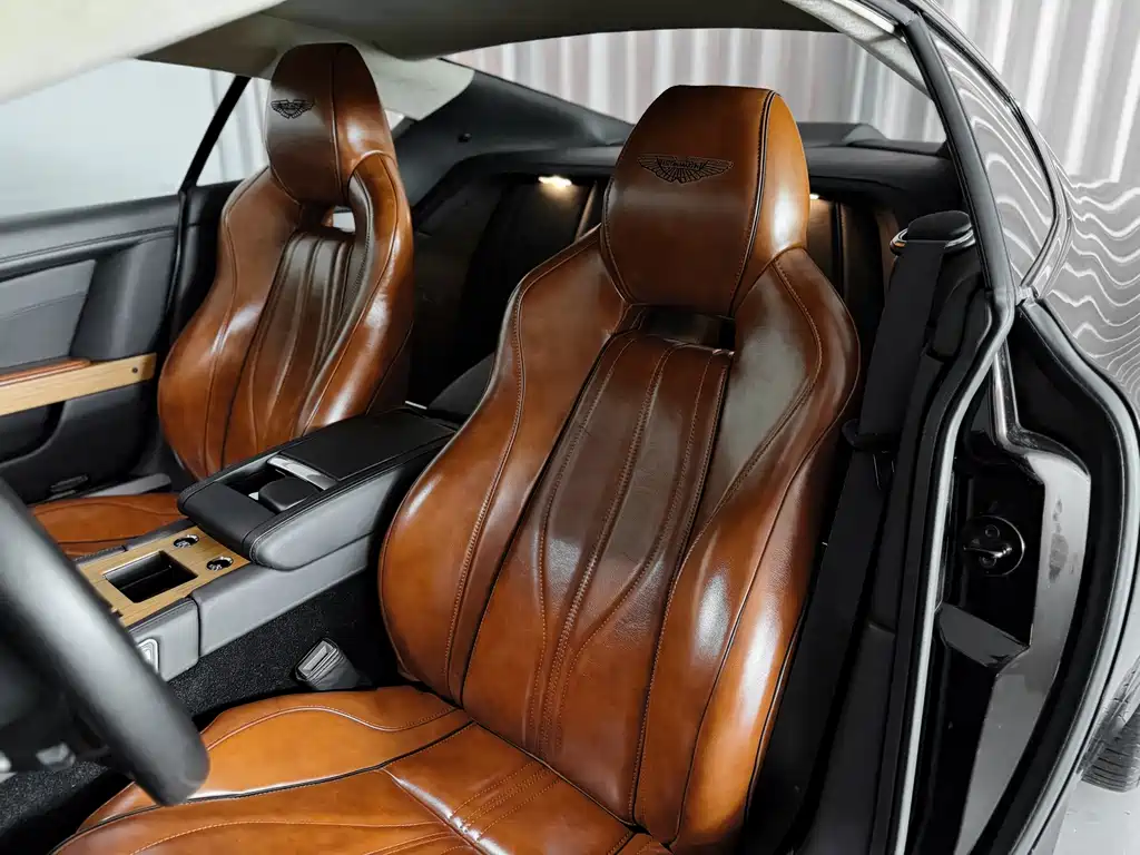 Virage 6.0 Coupe