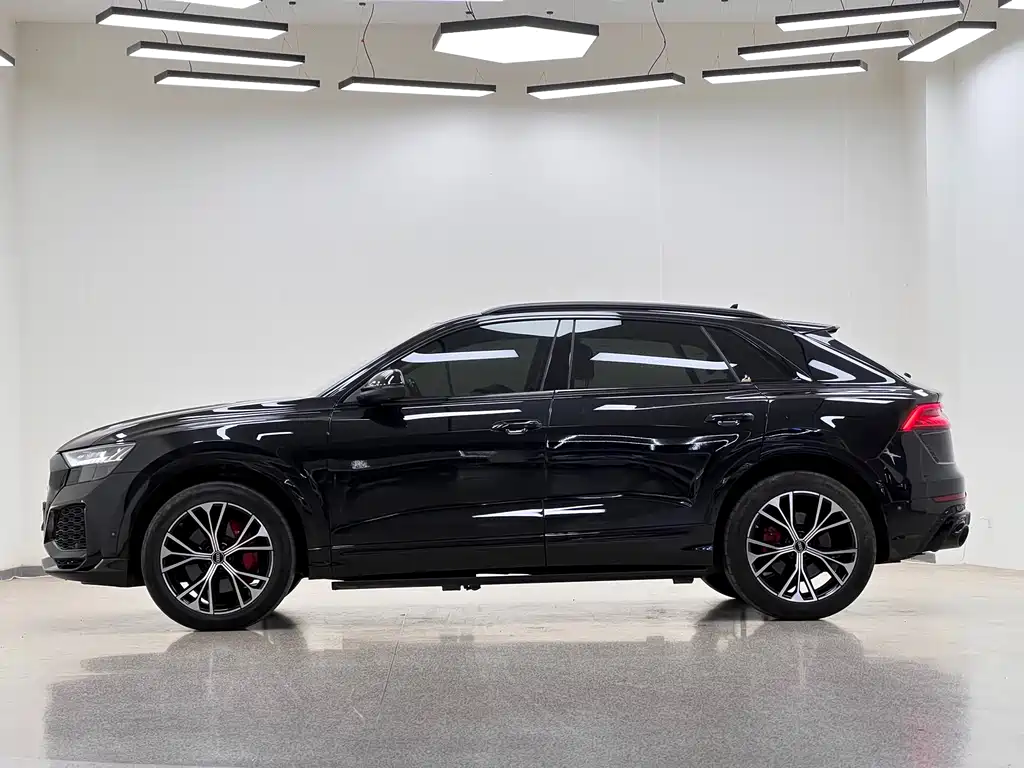 Audi Q8 55 TFSI Luxury Dynamic