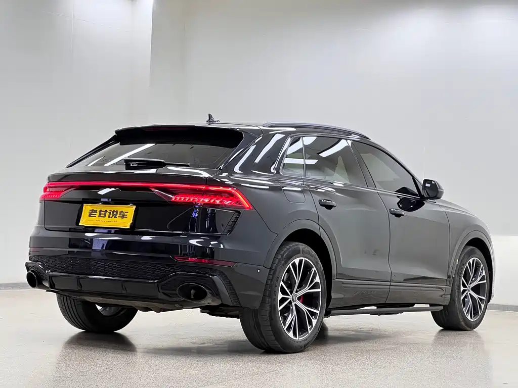 Audi Q8 55 TFSI Luxury Dynamic