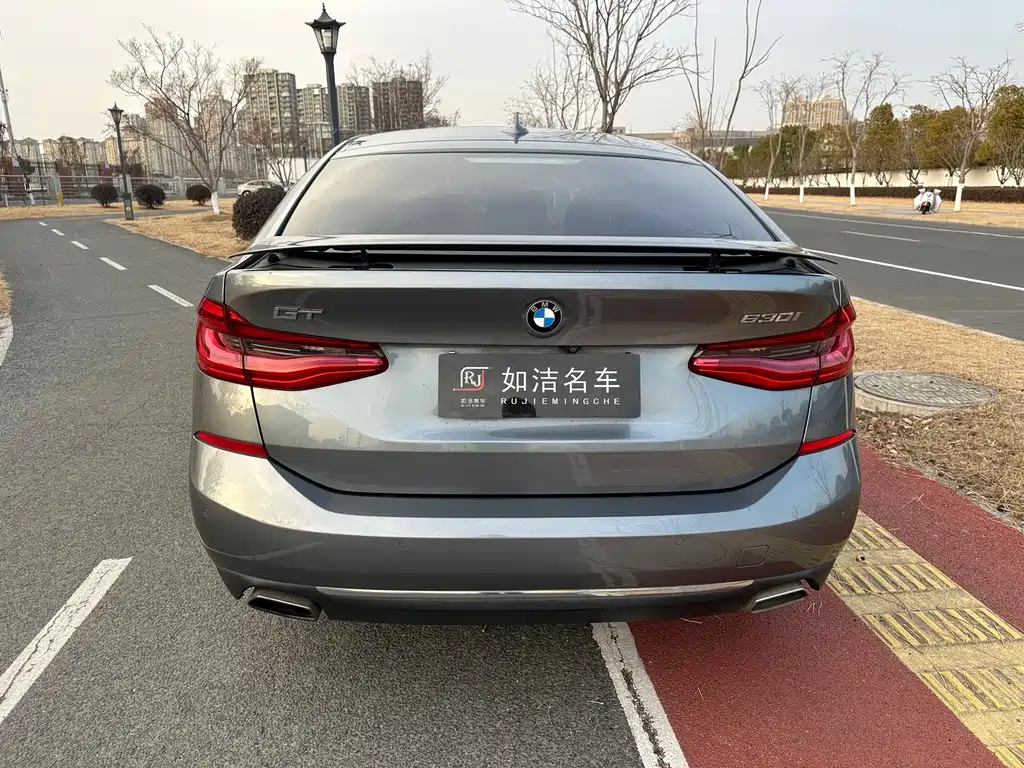 BMW 6 Series GT 630 i Luxury Design Package