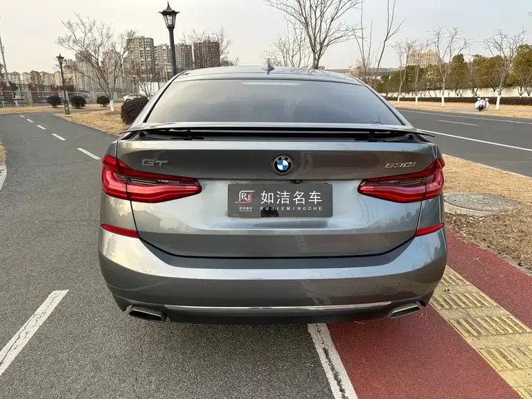 BMW 6 Series GT 630 i Luxury Design Package