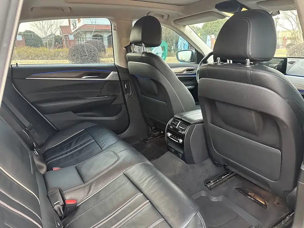 BMW 6 Series GT 630 i Luxury Design Package