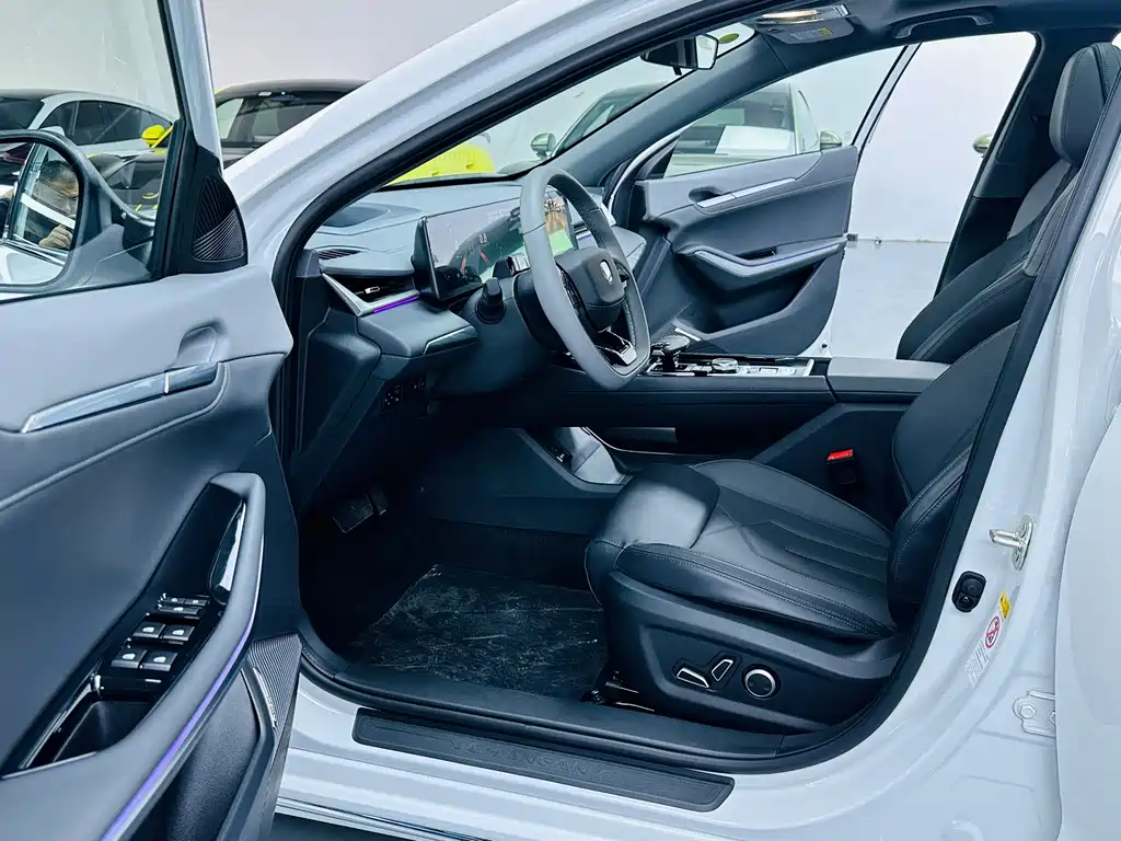 Ruicheng PLUS 1.5 T DCT Flagship