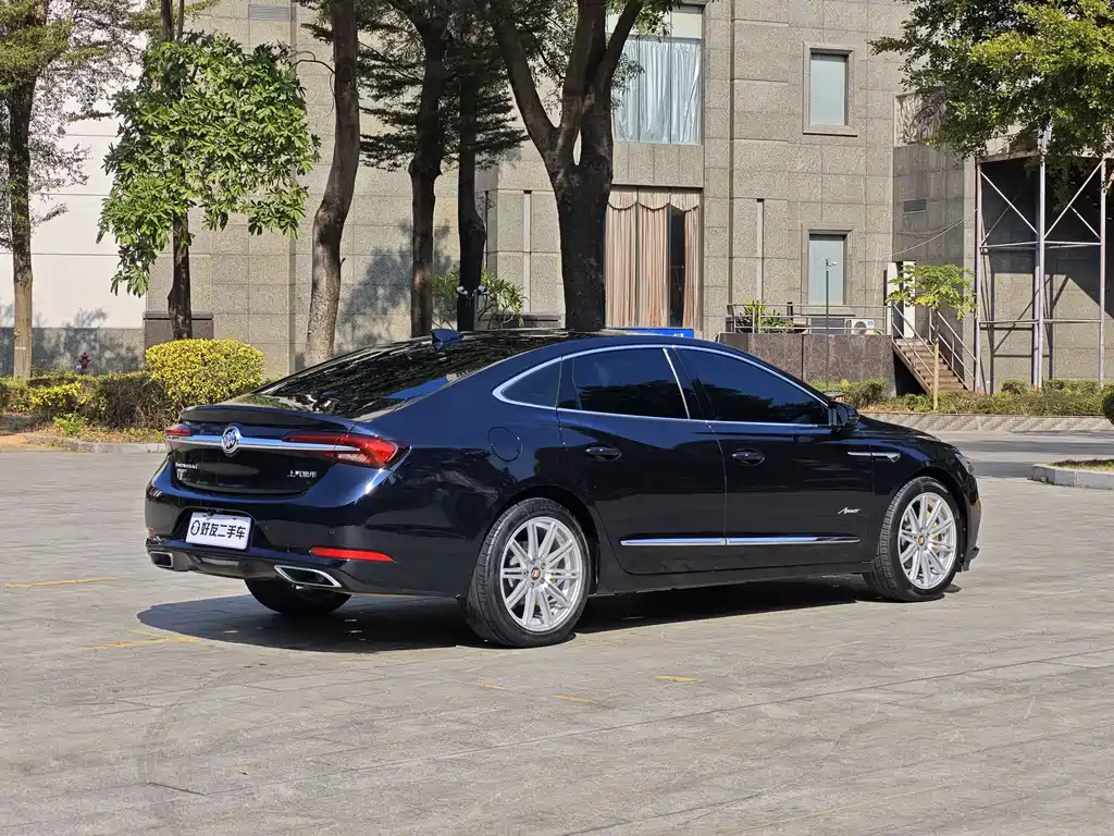 LaCrosse 552 T Luxury