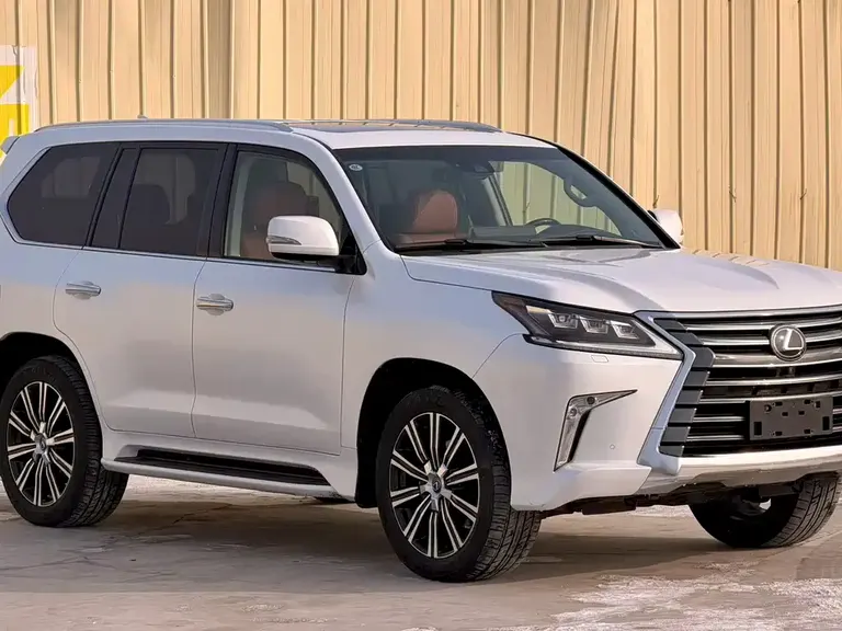 Lexus LX 570 Distinguished Luxury