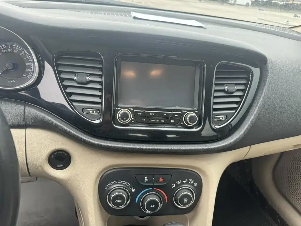 Viaggio 1.4 T Auto Joy