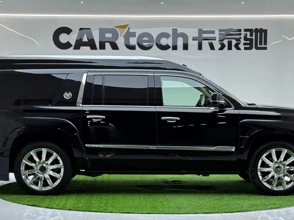 Escalade 6.2 L ESV Platinum Extended