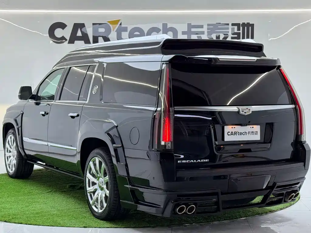 Escalade 6.2 L ESV Platinum Extended