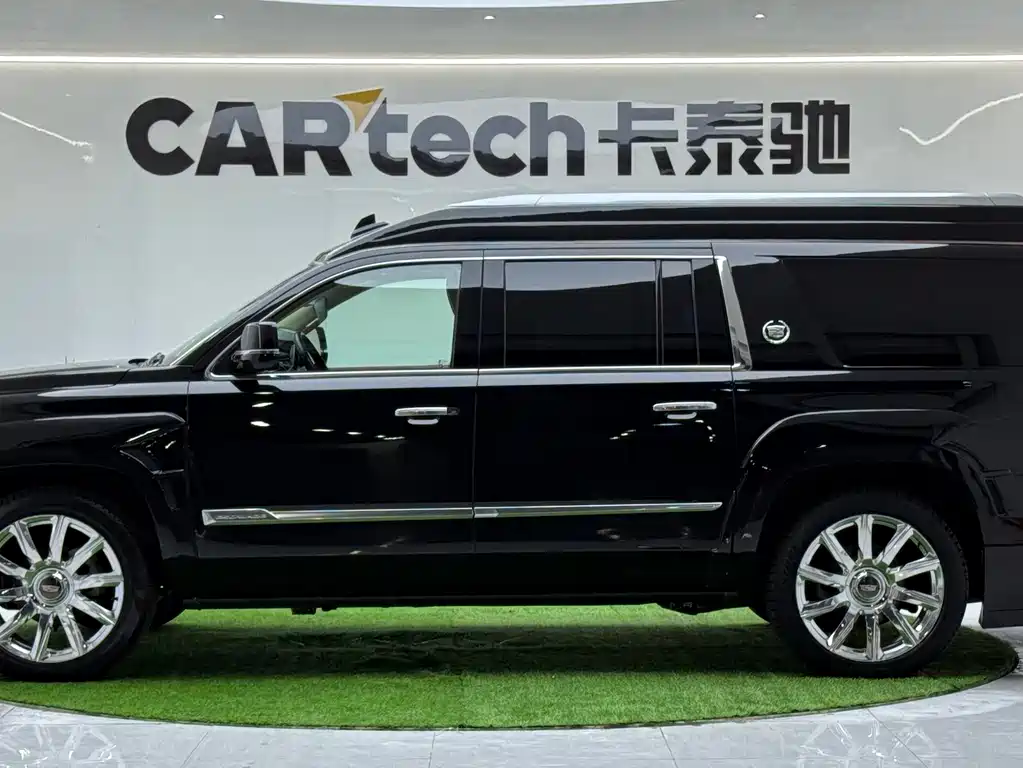 Escalade 6.2 L ESV Platinum Extended