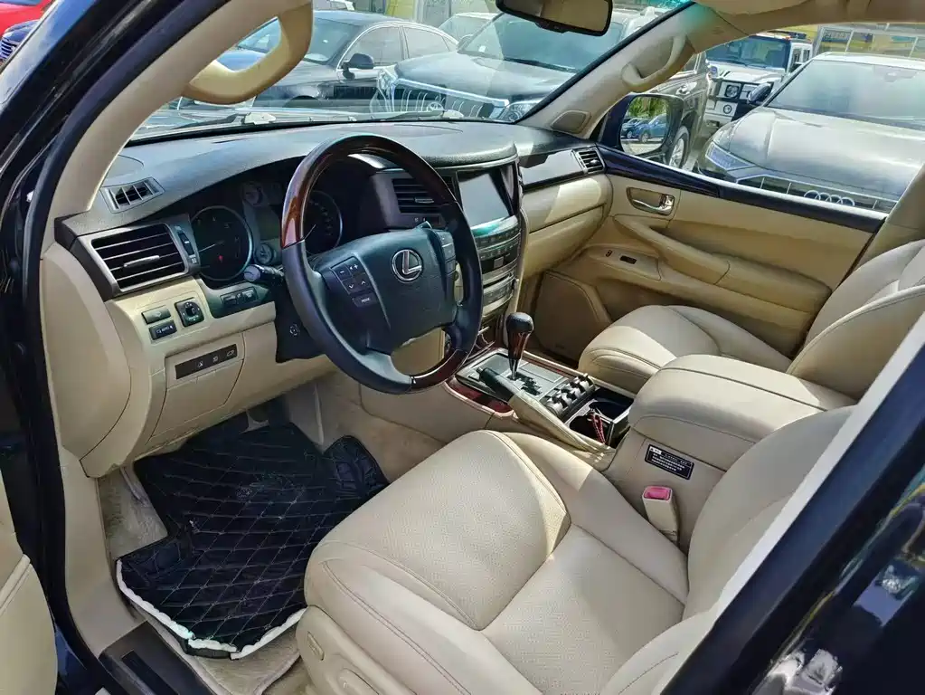 Lexus LX 570