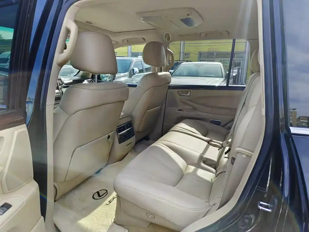 Lexus LX 570