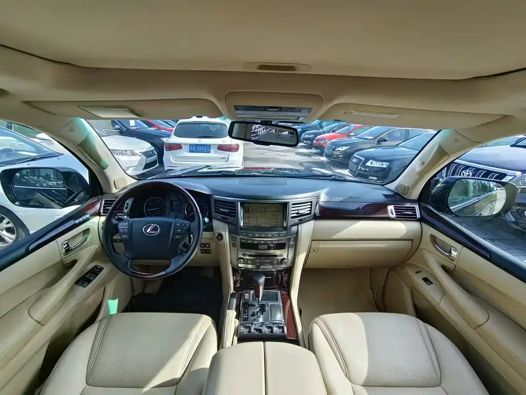 Lexus LX 570