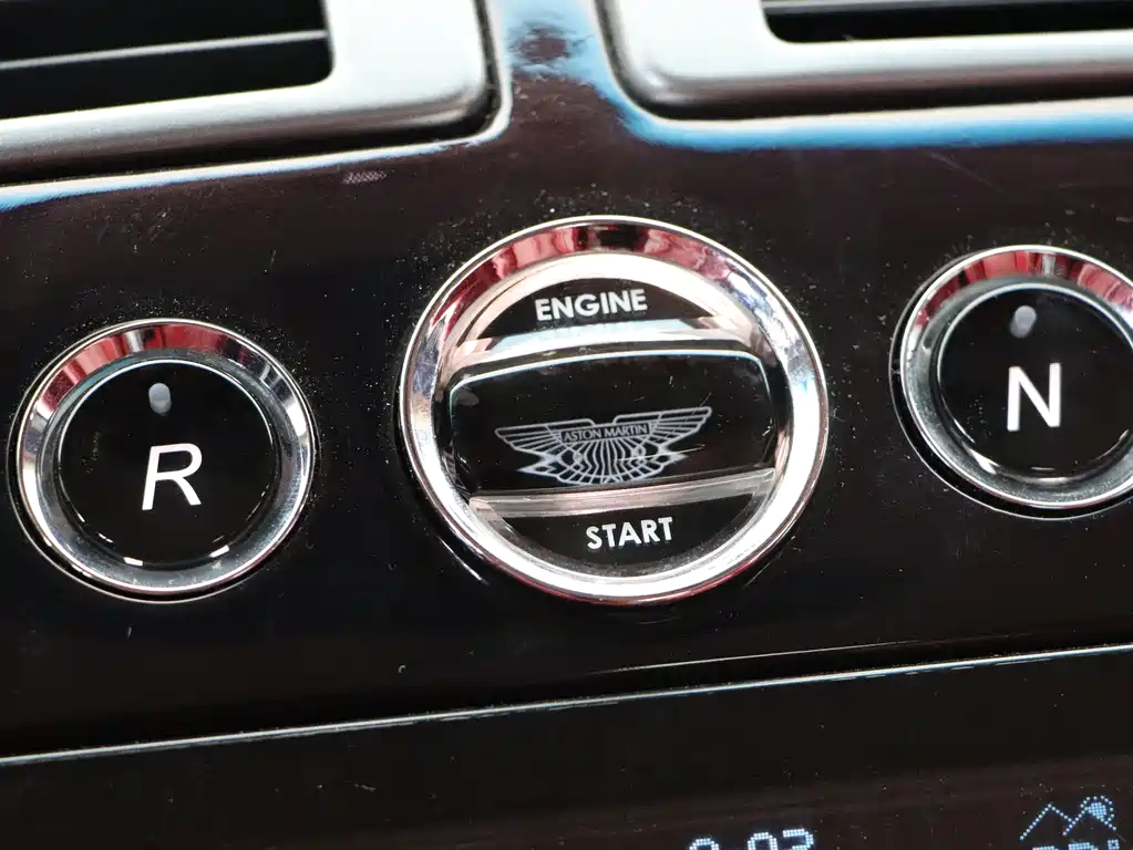 Virage 6.0 Coupe