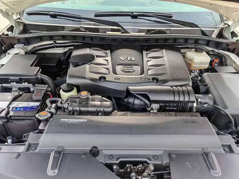 Nissan Patrol 5.6 L Standard