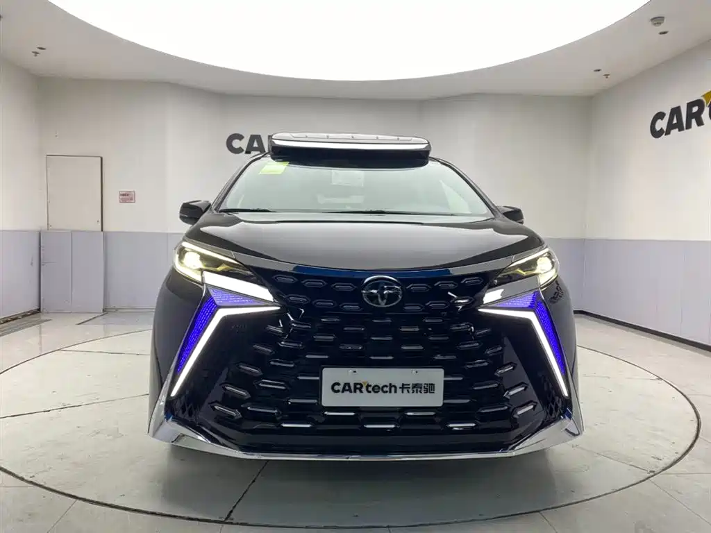 Granvia 2.5 L Hybrid Comfort