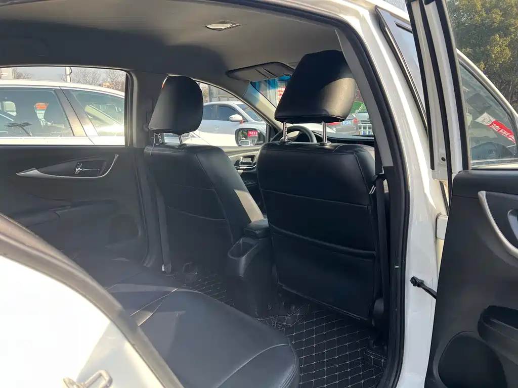 Crider 1.8 L CVT Comfort