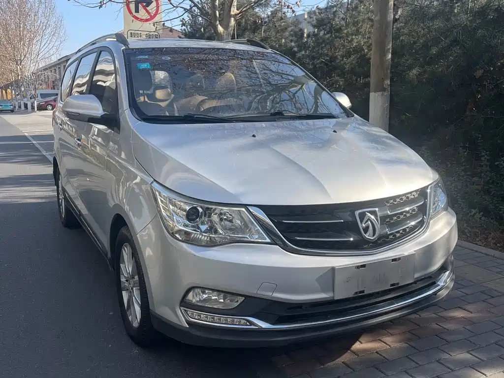 Baojun 730 1.8 L iAMT Luxury 7-seat