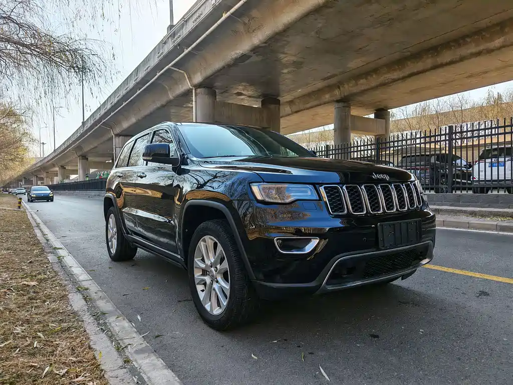 Grand Cherokee (Import) 3.6 L Elite Navigation