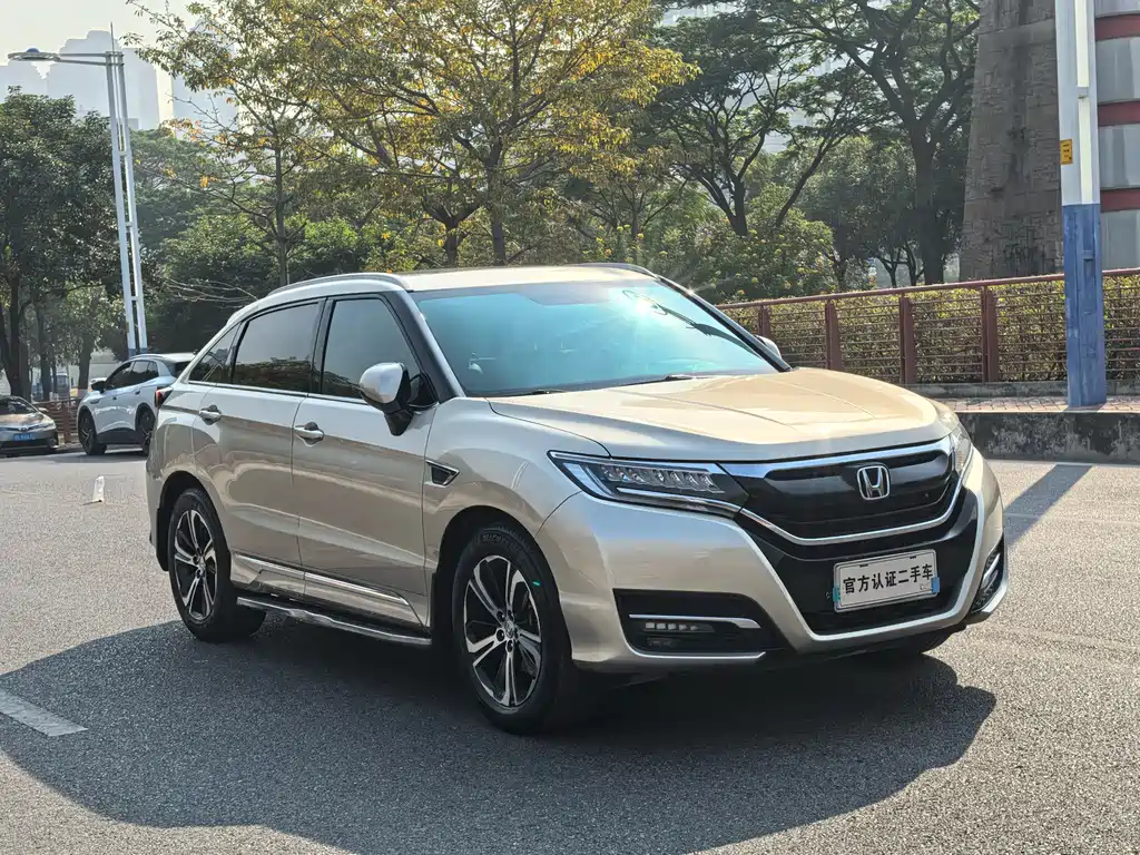 Honda UR-V 370 TURBO 2 WD Distinguished CN-V