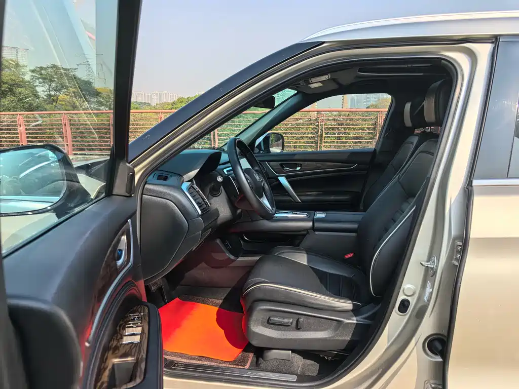 Honda UR-V 370 TURBO 2 WD Distinguished CN-V