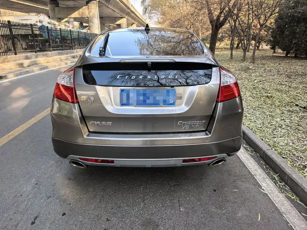 Crosstour 2.4 L Luxury