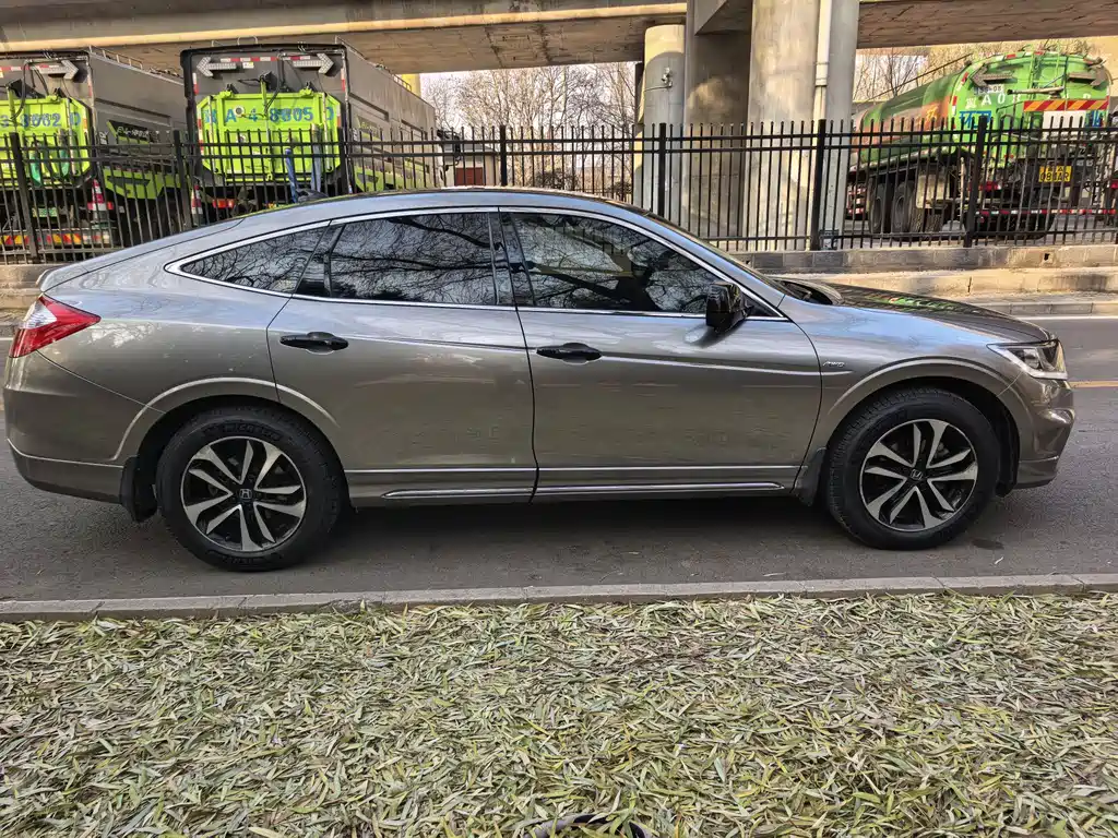 Crosstour 2.4 L Luxury